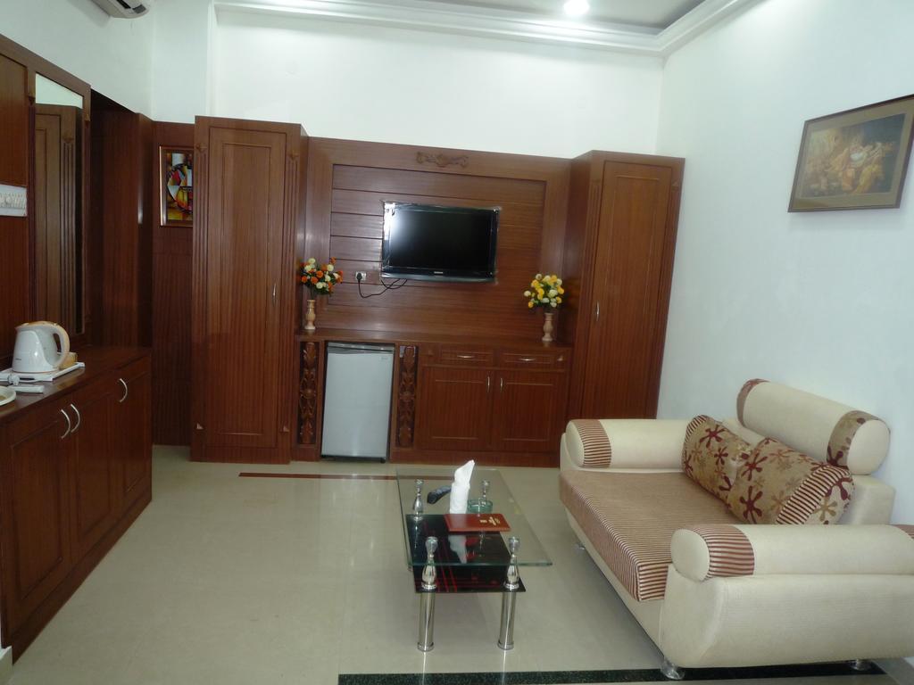 Hotel Sunrise Inn Lucknow Exterior photo